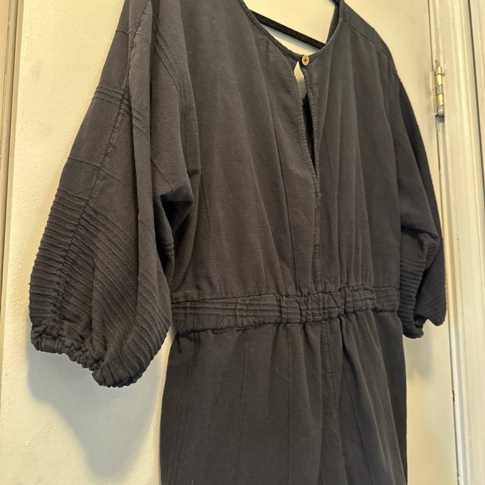 Free People Charcoal Keyhole Top